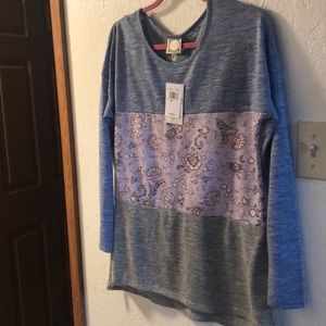True self blue/floweral gray top